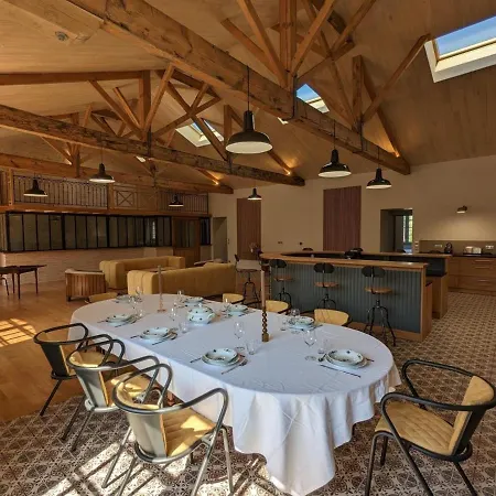 Apartment Loft Lumineux Avec Cuisine Equipee Et Circuits Truffes - Centre-ville - Fr-1-653-248