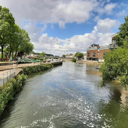 Loft Lumineux Avec Cuisine Equipee Et Circuits Truffes - Centre-ville - Fr-1-653-248 Appartement