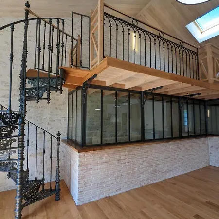 Loft Lumineux Avec Cuisine Equipee Et Circuits Truffes - Centre-ville - Fr-1-653-248 * Jarnac