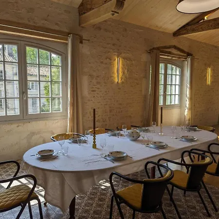 Apartment Loft Lumineux Avec Cuisine Equipee Et Circuits Truffes - Centre-ville - Fr-1-653-248