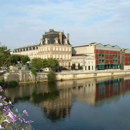 Loft Lumineux Avec Cuisine Equipee Et Circuits Truffes - Centre-ville - Fr-1-653-248 Apartment