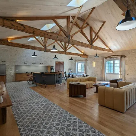 Loft Lumineux Avec Cuisine Equipee Et Circuits Truffes - Centre-ville - Fr-1-653-248 Appartement *