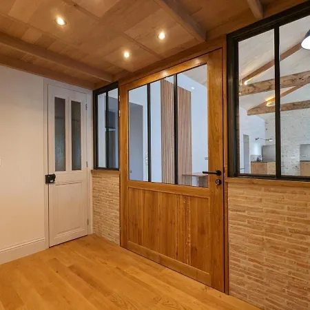 Loft Lumineux Avec Cuisine Equipee Et Circuits Truffes - Centre-ville - Fr-1-653-248