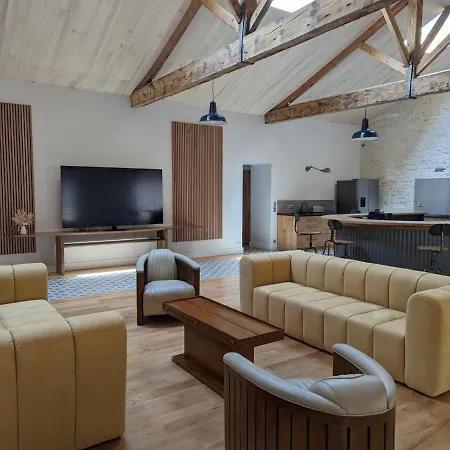 Apartment Loft Lumineux Avec Cuisine Equipee Et Circuits Truffes - Centre-ville - Fr-1-653-248 Jarnac